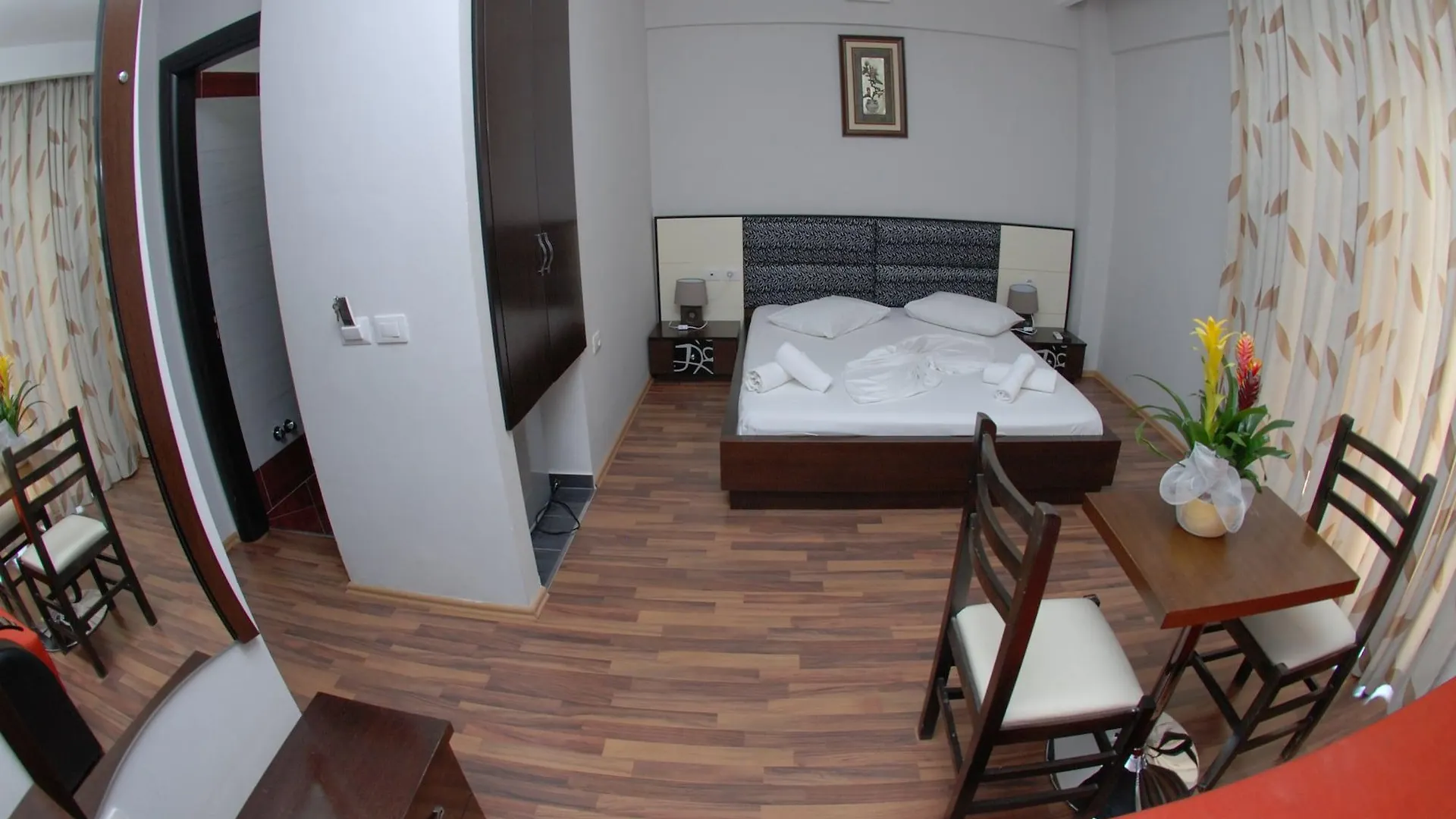 ****  Hotel Iliria Sarande Albania