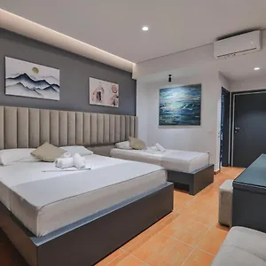 Hotel Alpha, Sarandë