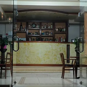 Hotel Chicago, Sarande